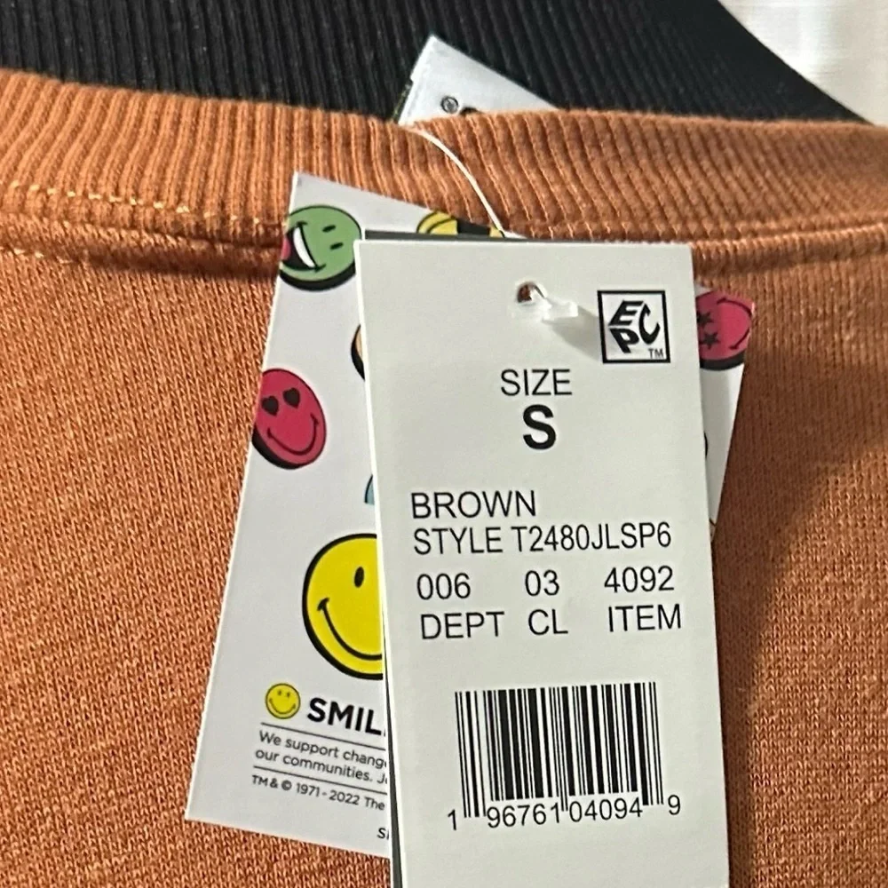 Orange smiley face long sleeve crop top - Picture 2 of 2